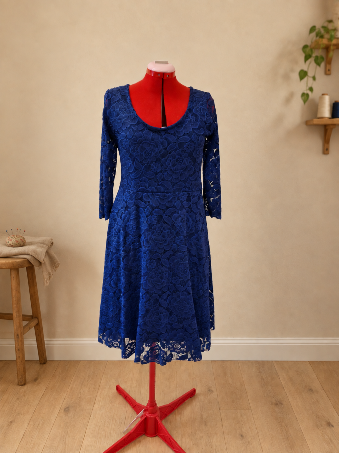 Elegantes Spitzenkleid Blaues Spitzenkleid